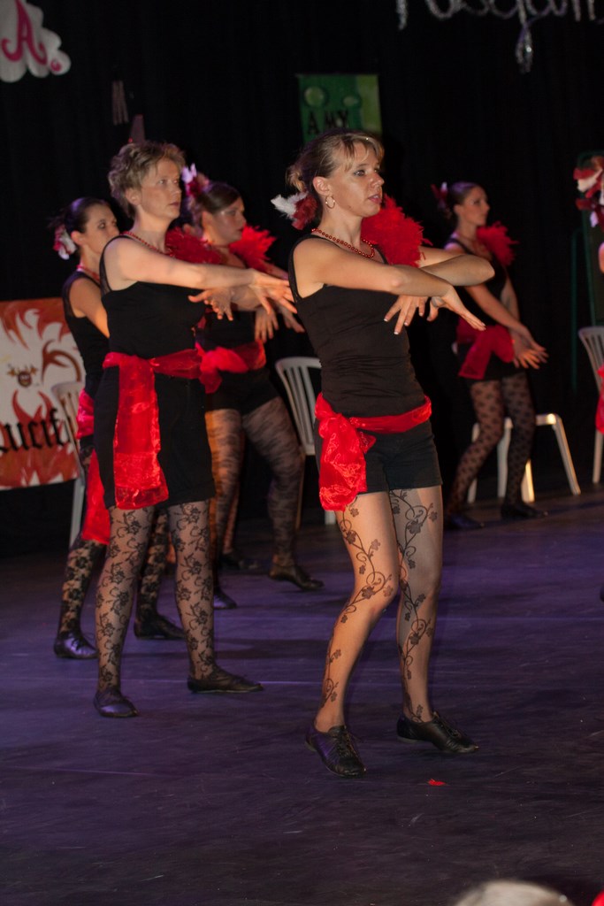 Cours de modern jazz inter adultes montargis 2011